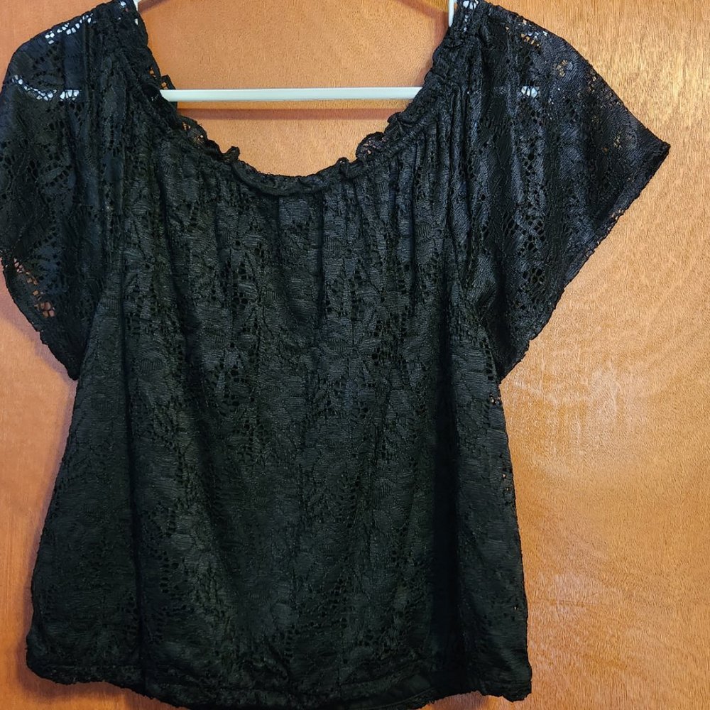 No Boundaries black lace top - Picture 7 of 12